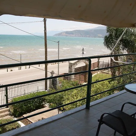 아파트 Seaside Bluethalassa With Garden