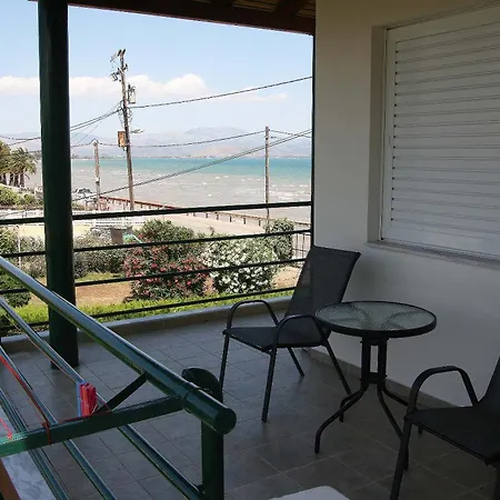 Seaside Bluethalassa With Garden 아파트 *